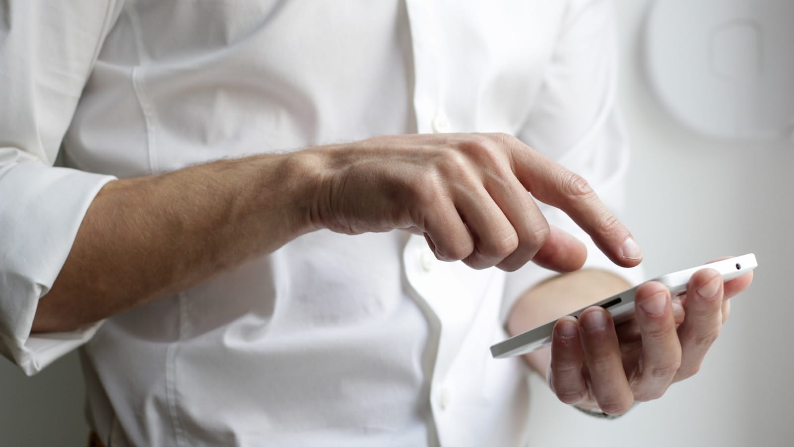 Smartphone displaying a messaging conversation